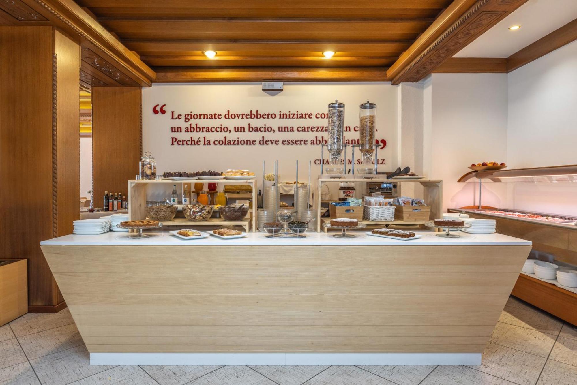 Hotel Al Sorriso Greenpark&Wellness Levico Terme Exterior foto